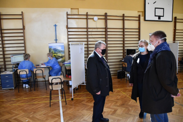 Powiat Miechowski w czołówce szczepień, wciąż sporo zakażonych